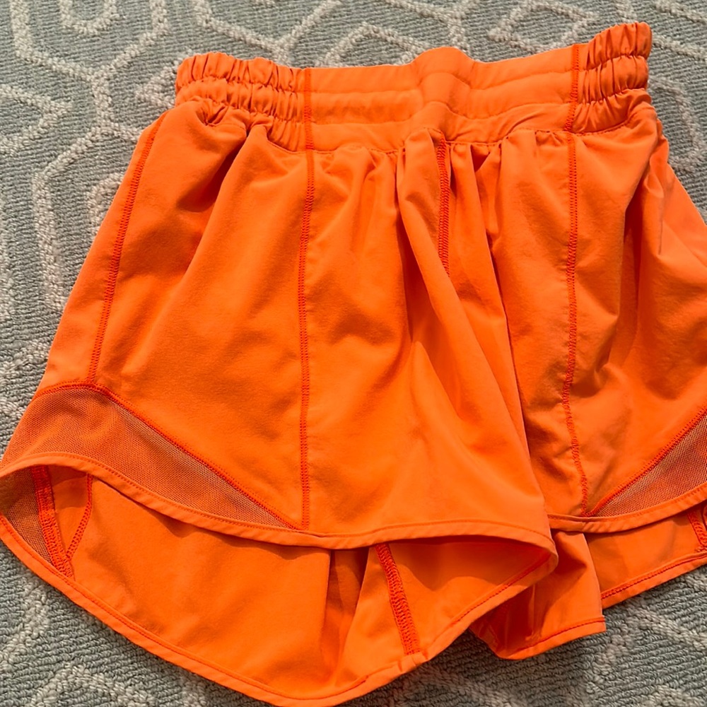 Lululemon 4 inch Hotty Hot Shorts
